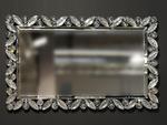 Fascynujące lustro z ramą z ozdobnych elementów kryształowych 70x113 w sklepie internetowym Lustraonline