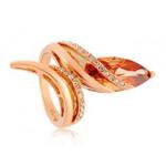 Piękny i stylowy pierścień ozdobiony liściem i kryształkami (złoty) w sklepie internetowym Fantaste