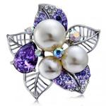 broszka przypinka zdobiona perłami, kryształkami oraz cyrkoniami - kwiat (fioletowa/srebrna) w sklepie internetowym Fantaste