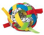 Piłka sensoryczna dla niemowlaka - kolorowa piłeczka z metkami i grzechotką, Manhattan Toy w sklepie internetowym MądreSzkraby