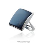 Oryginalny pierścionek srebrny z niebieskim kamieniem w sklepie internetowym AnKa Biżuteria