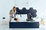 Łóżko tapicerowane 180x200 z zagłówkiem z paneli tapicerowanych heksagonów, kolor Granatowy w sklepie internetowym paneletapicerowane3d.pl