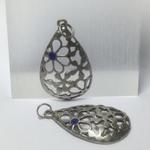 Element ozdobny - zawieszka łezka z kryształkiem sapphire stare srebro 1 szt. w sklepie internetowym Image-Arte