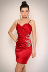 1108-5 Sukienka na ramiączkach z półkwiatem z kamieni na boku - bordowy w sklepie internetowym LadyStyle