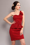 3704-1 Sukienka ze świecącego materiału zakładana na jedno ramię z różyczką, typ baskinka - czerwony w sklepie internetowym LadyStyle