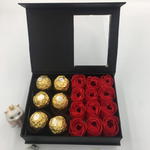 Prezent dla przyjaciółki -Francuskie kwiaty mydlane z ferrero rocher w sklepie internetowym Compliment