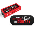 Etui na okulary Przystojny facet nosi okulary w sklepie internetowym Pigmejka