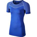 koszulka termoaktywna damska NIKE PRO HYPERCOOL LIMITLESS SHORT SLEEVE TOP / 725647-480 - NIKE PRO HYPERCOOL LIMITLESS SHORT SLEEVE TOP w sklepie internetowym Fitnesstrening.pl