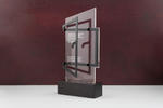 Statuetka z plexi na drewnianym postumencie - Open - model DTA58 - wys. 25cm w sklepie internetowym Grawernia.pl