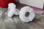 Biały kwiatek gumka frotka do włosów Edytka w sklepie internetowym Artillo