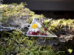 Naszyjnik kwiatowy stokrotka trójkąt w sklepie internetowym Artillo