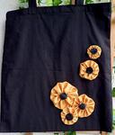 Czarna torba shopperka w złote kwiaty w sklepie internetowym Artillo