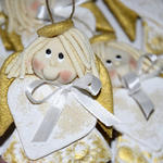 Złote skrzydełka… aniołki z masy solnej – prezenty dla gości w sklepie internetowym Artillo