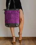 Damska torebka z fioletowej tkaniny zamszowej oraz wężowej ekologicznej skóry w sklepie internetowym Artillo