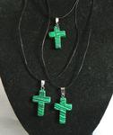 Krzyżyk z zielonego malachitu, wisiorek krzyżyk, uniseks w sklepie internetowym Artillo