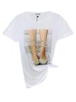 Biały t-shirt damski z bucikami zdobionymi cekinami i koralikami w sklepie internetowym Lejdi.pl