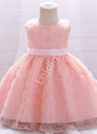 Jasno różowa sukienka dla małej dziewczynki z różyczkami 1983 w sklepie internetowym Lejdi.pl