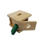 Drewniane pudełko dla malucha z zielonym prostokątem w sklepie internetowym aleZabawki.co