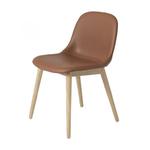 Muuto FIBER SIDE Krzesło z Drewnianą Ramą - Tapicerowane Brązową Skórą Cognac w sklepie internetowym DesignForHome.pl