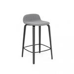 Muuto VISU BAR Hoker - Stołek Barowy 65 cm Czarny / Siedzisko Tapicerowane Szare Remix 143 w sklepie internetowym DesignForHome.pl