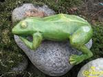 Żaba regałowa - figurka ceramiczna ogrodowa w sklepie internetowym i-ceramika.pl