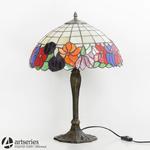 Stylowa lampa witrażowa ozdobiona kwiatami 50765 w sklepie internetowym Artseries.pl